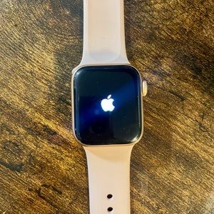Apple Watch Series 5 - 40 mm - GPS